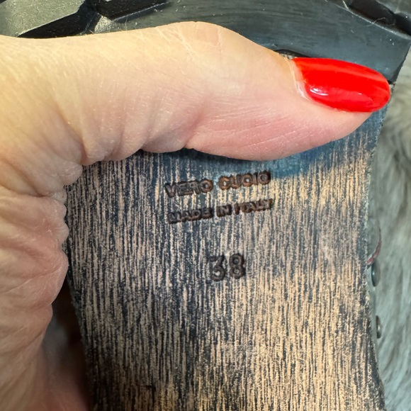 PRICE FIRM Adriaqueen Women's Gray & Red Shoes Size 38 - Picture 3 of 8